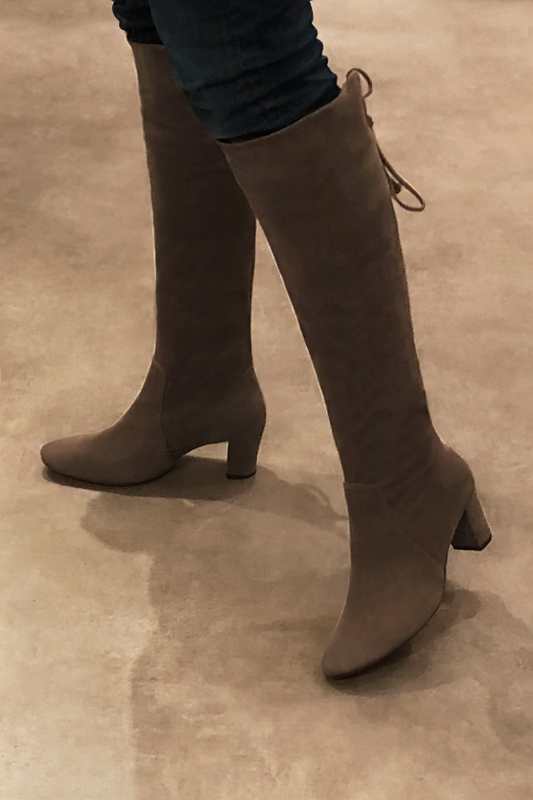 Chocolate brown women's knee-high boots, with laces at the back. Round toe. Medium block heels. Made to measure. Worn view - Florence KOOIJMAN
